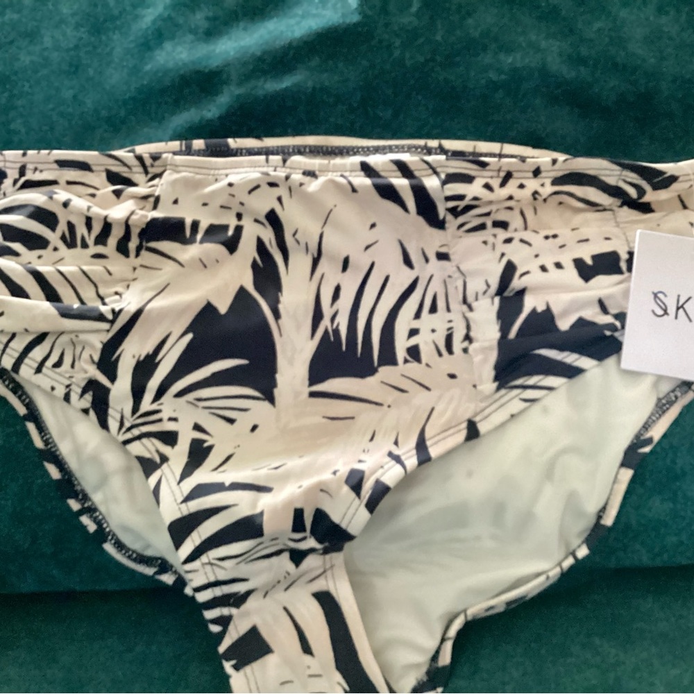 SUMMER’S ALMOST HERE!! NWT SKYE ALESSIA Ruched Bikini Bottom, Size SM/P